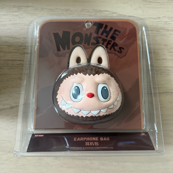 POP MART Accessories - Popmart labubu earphone case